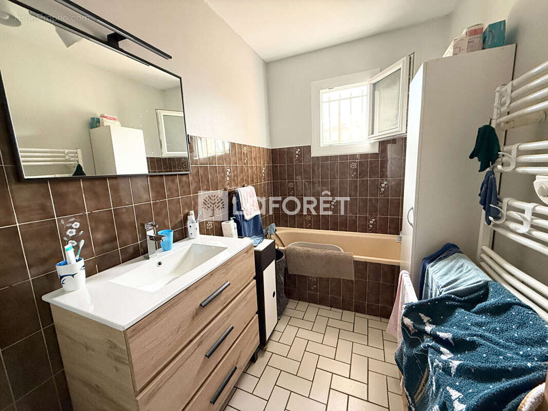 Maison à SAINT-MICHEL-DE-RIEUFRET