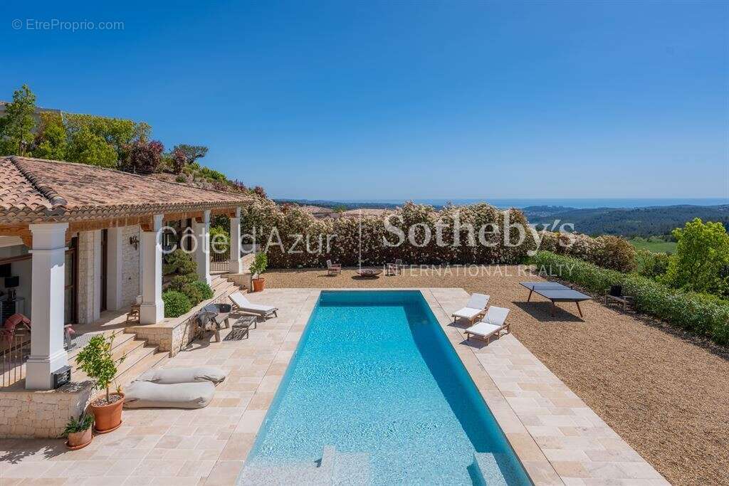 Maison à ROQUEFORT-LES-PINS