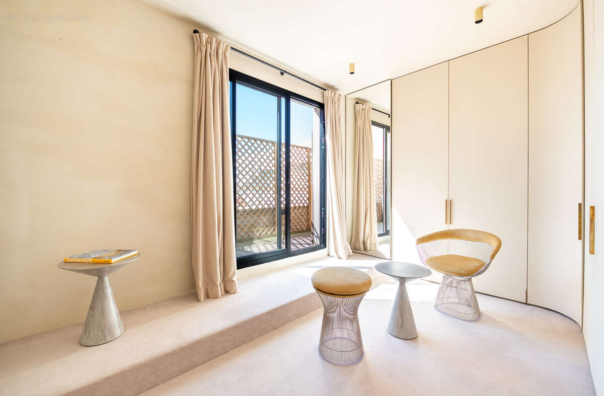 Appartement à PARIS-8E