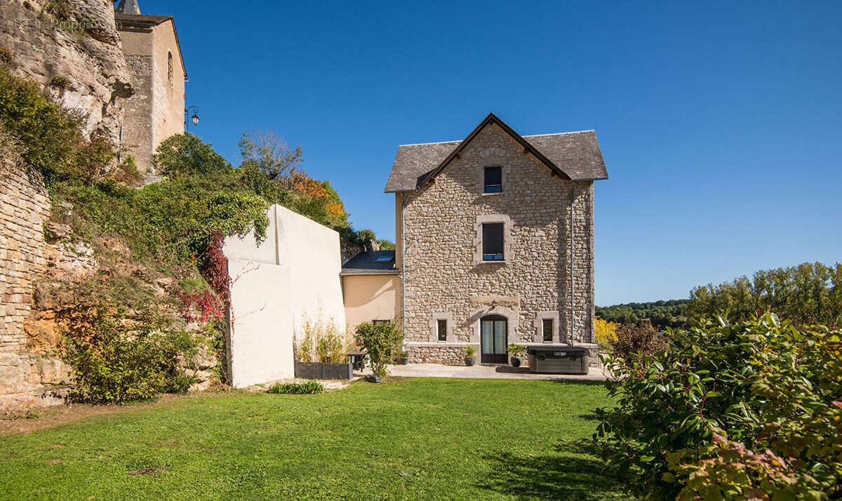 Maison à BERTHOLENE