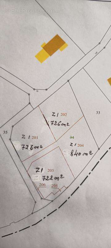 Terrain à SAINT-VICTOR