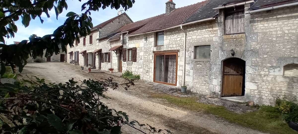 Maison à BRIZAY