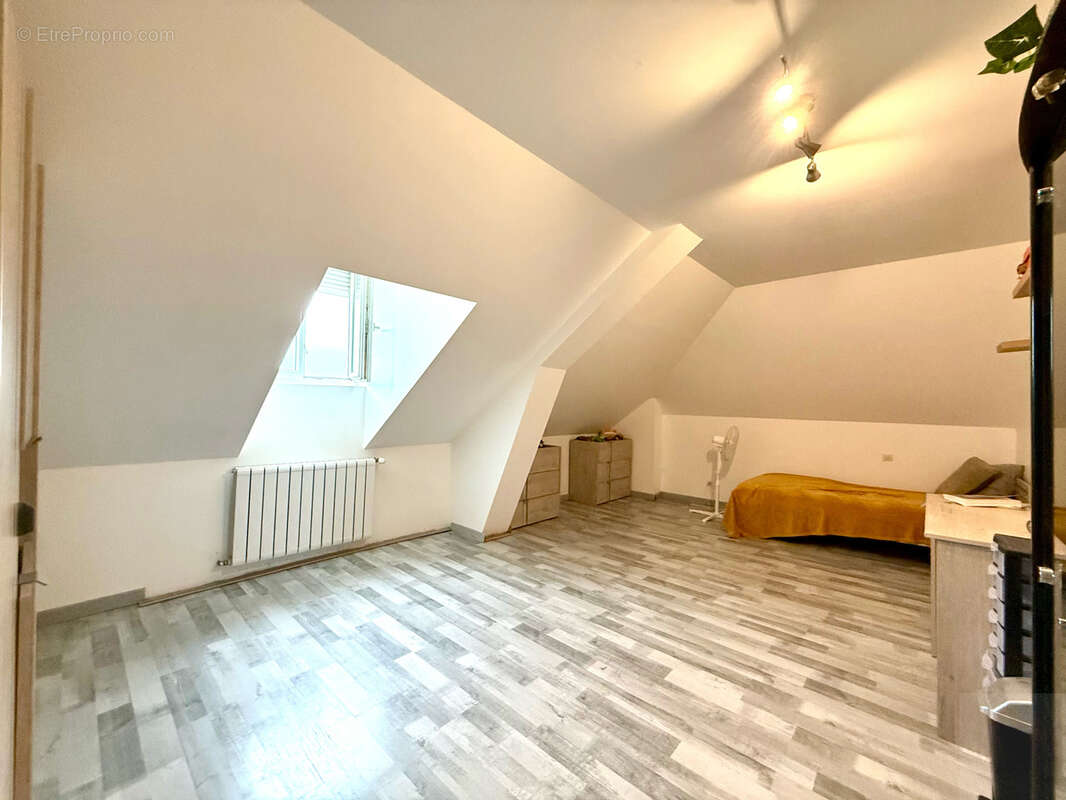 Margny-aux-cerises - 160m2 - autonomie de plain pied - 4 chrambres - travaux - cour - jardin - dependances - photo 12