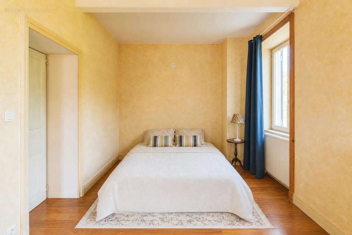 Maison à COURZIEU