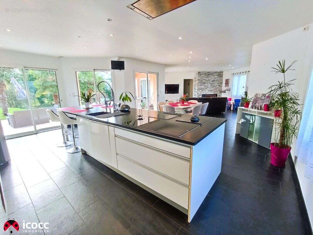 Maison à CHATEAU-GUIBERT