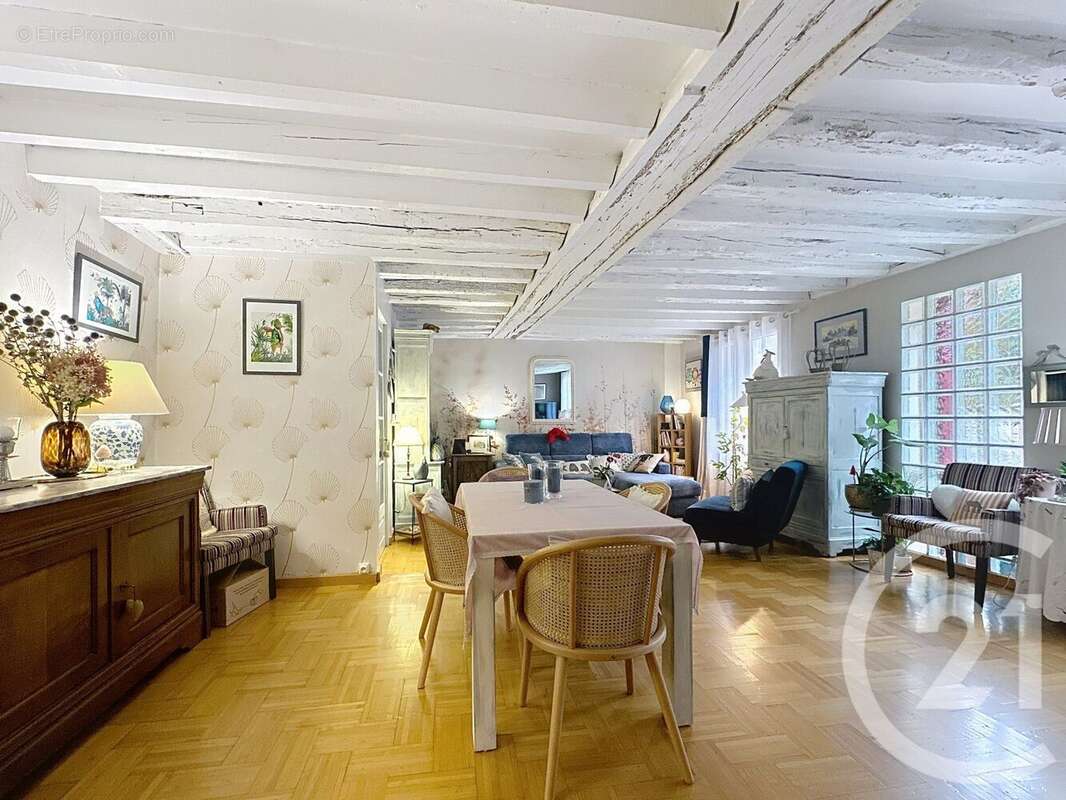 Maison à SAINT-MERY