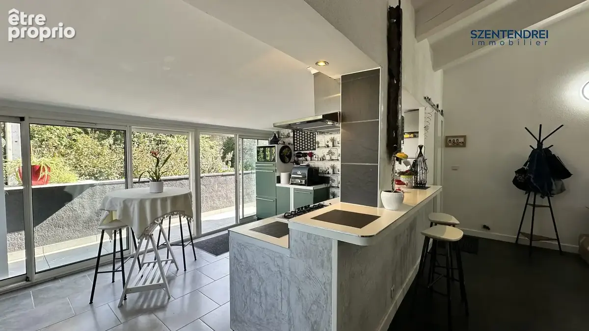Maison T5 avec cour extérieure à Lunel-Viel