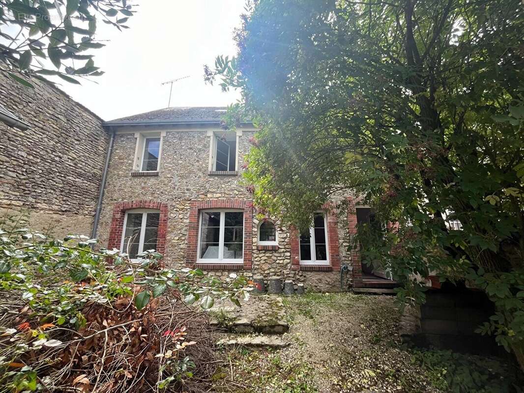 Maison à AUNEAU
