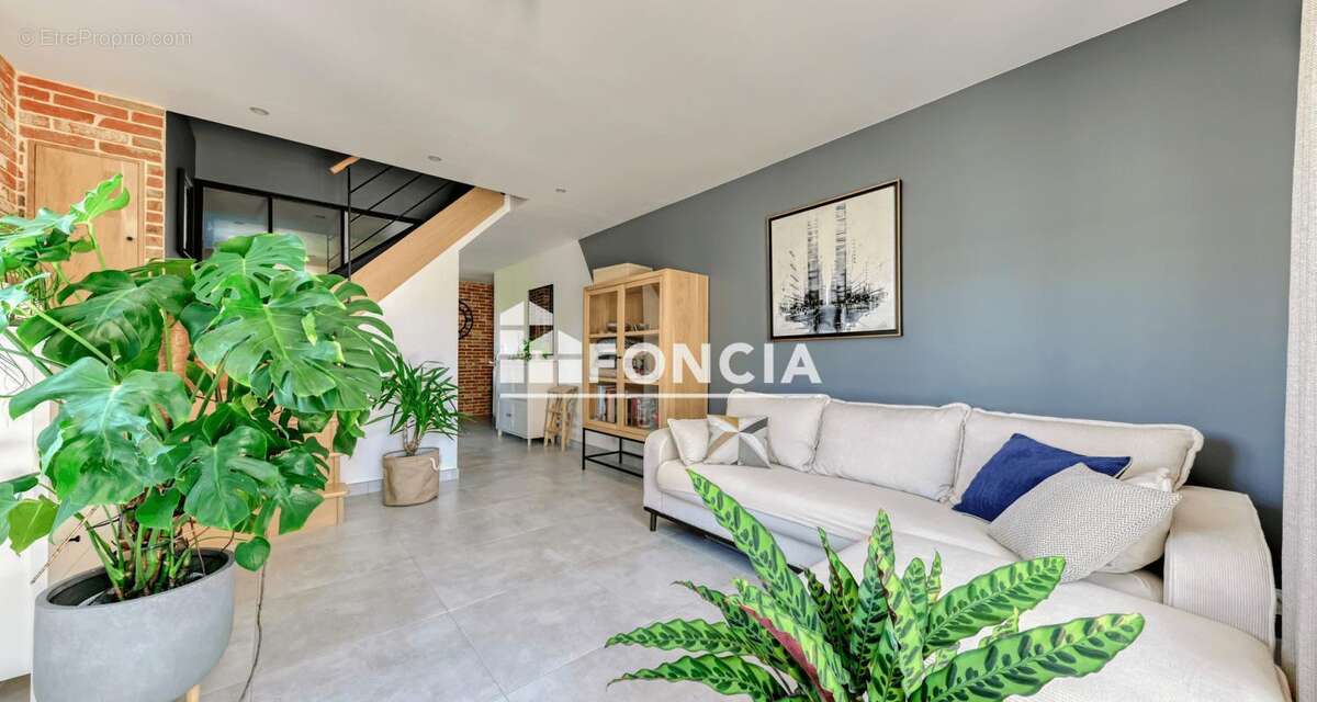 Appartement à BRON