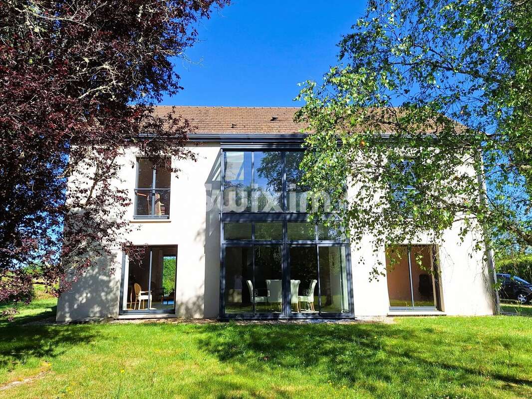 Bourgogne – Élégance contemporaine dans un écrin de nature préservé à proximité de Dijon et Beaune - photo 2