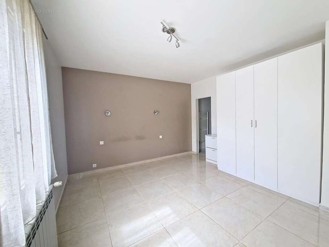 Maison à MIRABEAU
