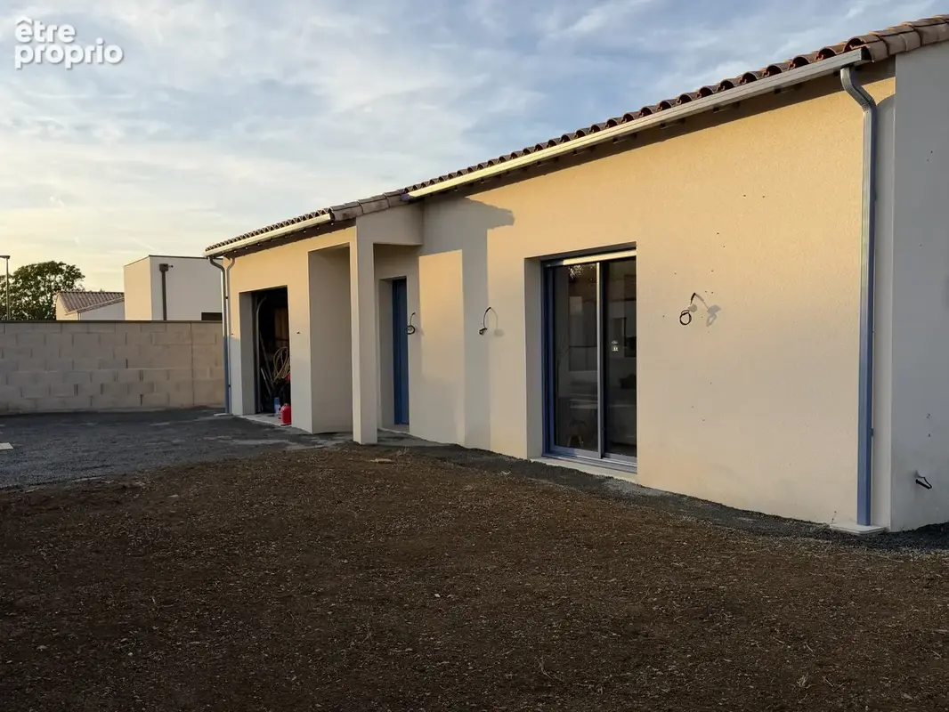 Coulon - plain pied 3ch + bureau - neuf - photo 16