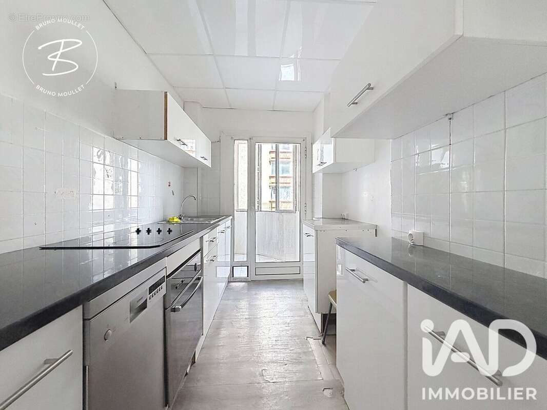 Commerce 54 m² à Toulon  - photo 3