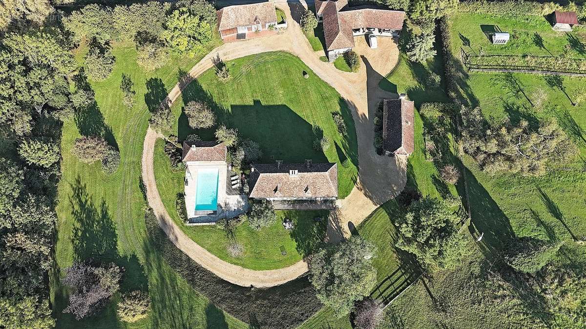 Maison à SAINT-PIERRE-SUR-DIVES