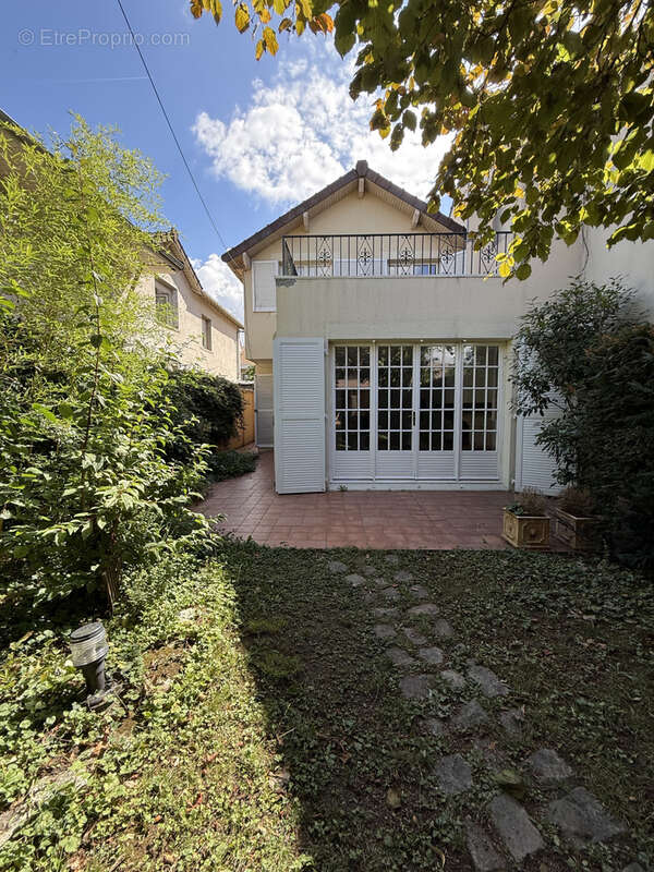 Maison à LE BLANC-MESNIL