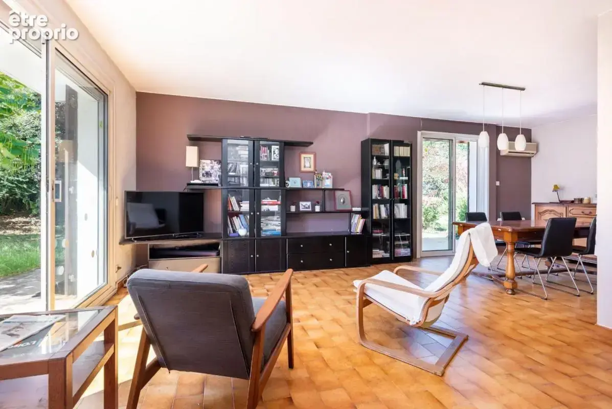 Maison 5 pièces 114 m² à vendre à Meyzieu (69330) - photo 2