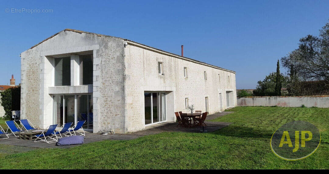 Maison à SAINT-MICHEL-EN-L'HERM