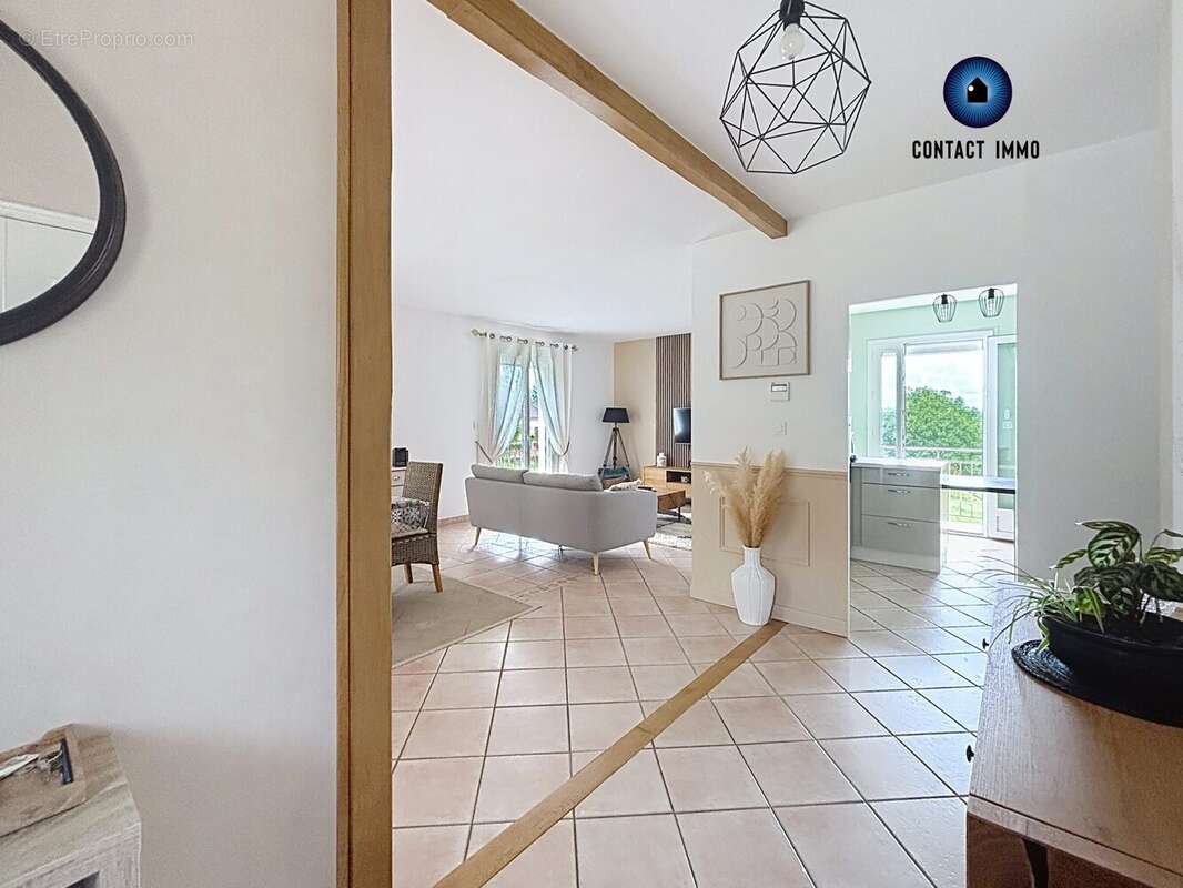 Maison 137 m² à Larche  - photo 7