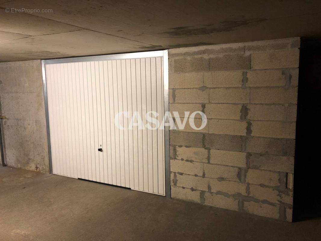 Parking à PARIS-10E