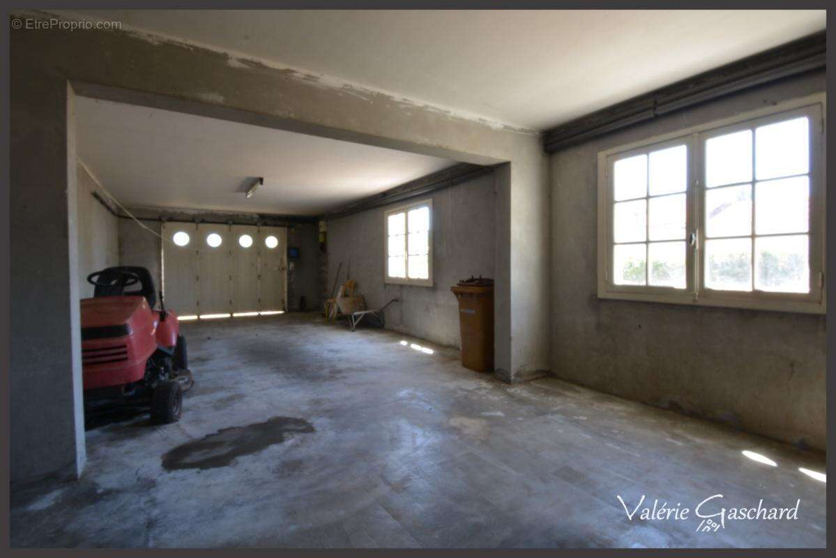 Saint seurin sur l'isle -Maison 4 chambres + sous sol total, grange et terrain - photo 7