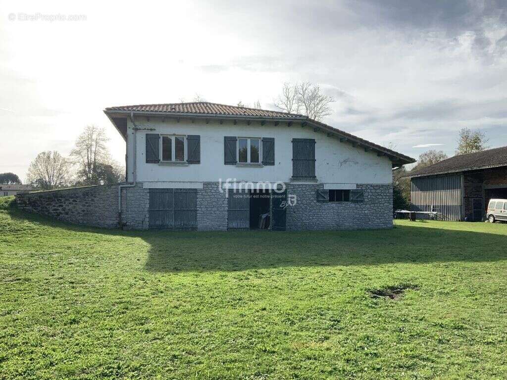Maison à RION-DES-LANDES