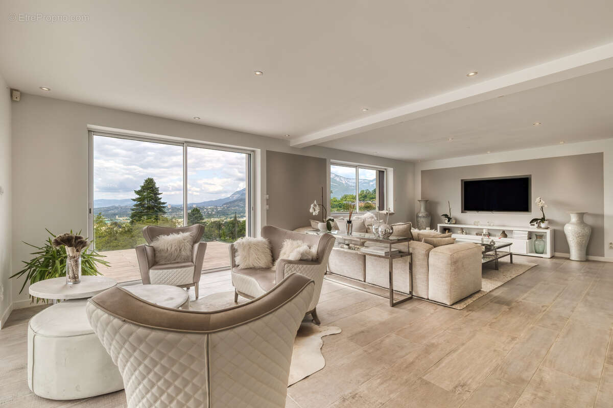 Maison à JACOB-BELLECOMBETTE