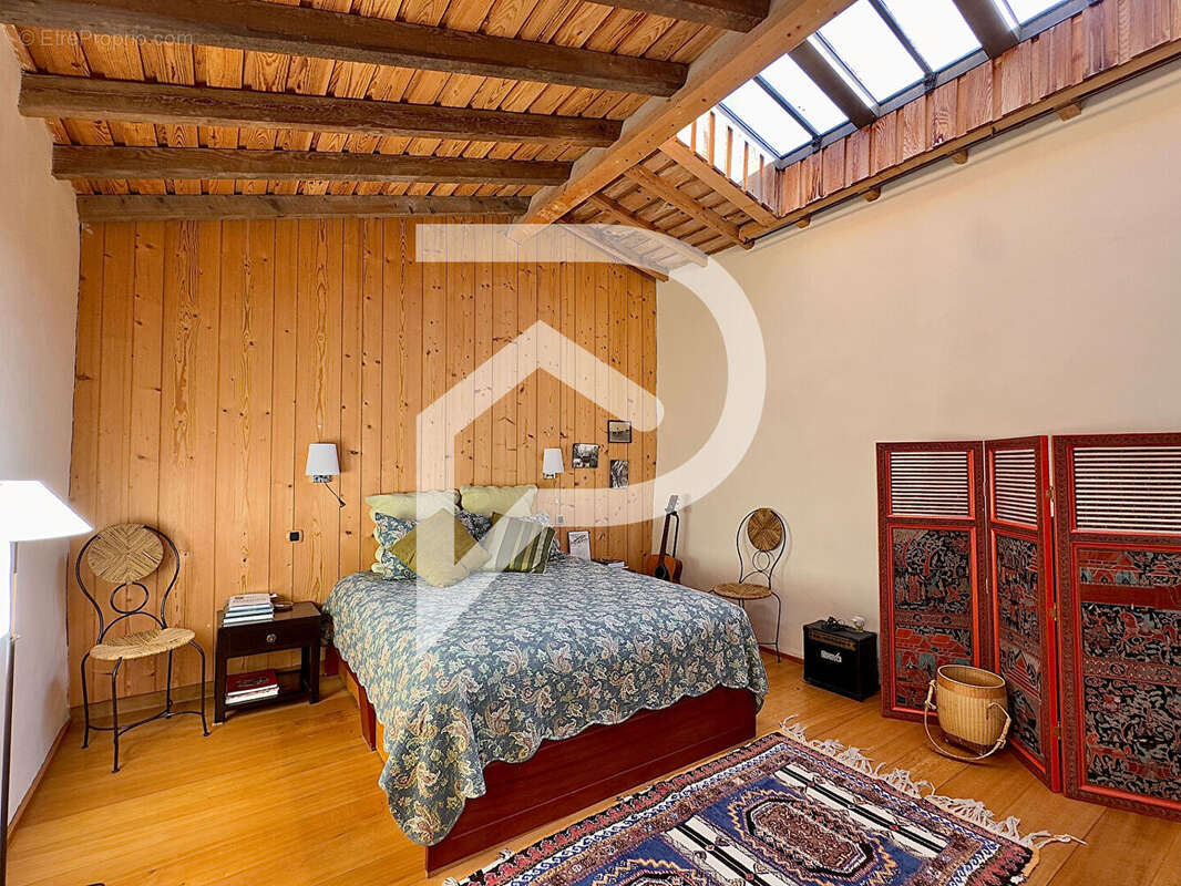 Maison à SAINT-FRONT-DE-PRADOUX