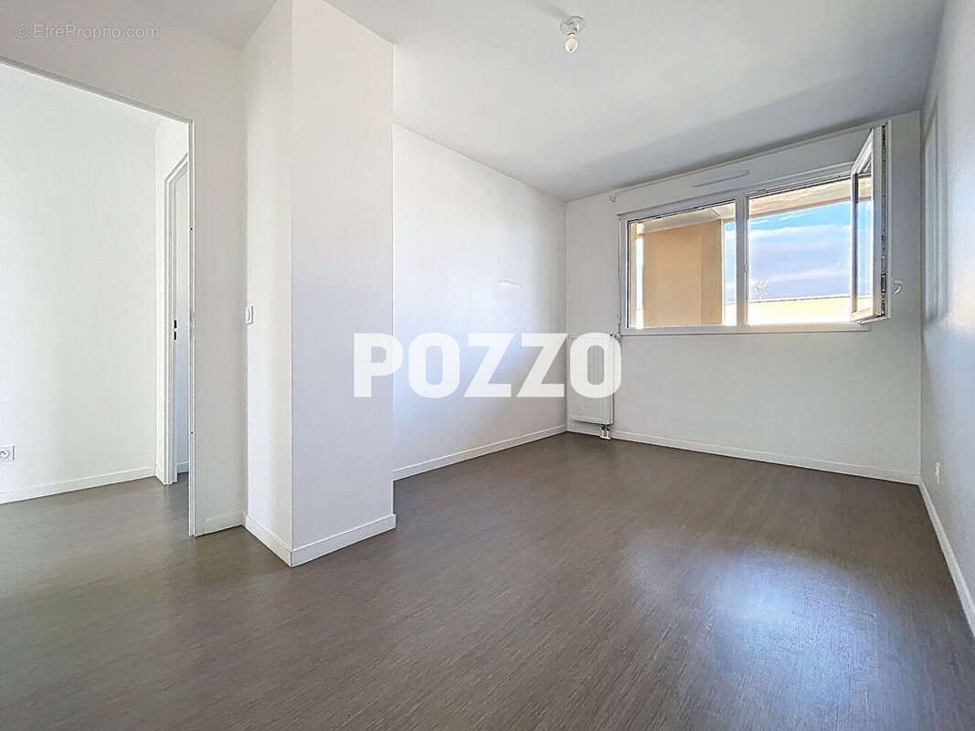 Appartement à COLOMBELLES