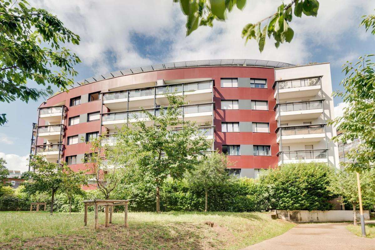Appartement à ISSY-LES-MOULINEAUX