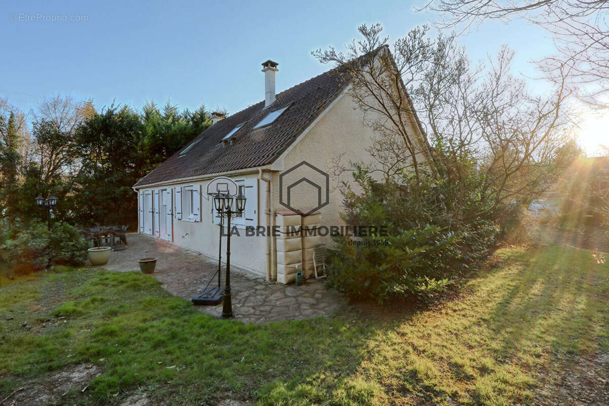 Maison à VILLECRESNES