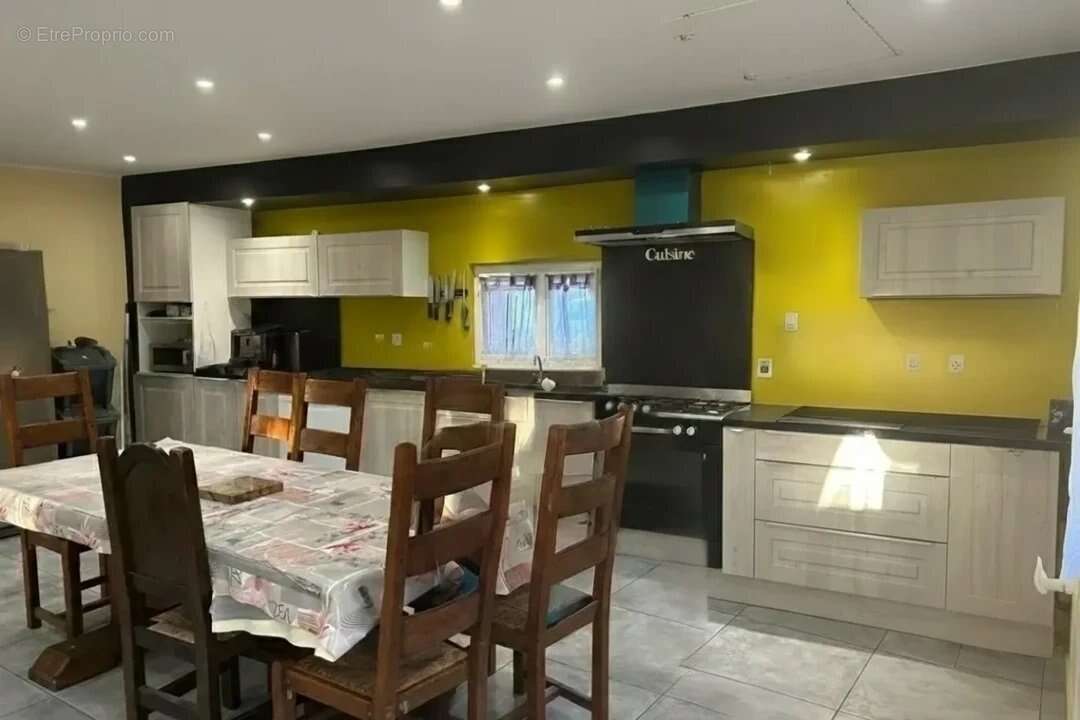 Maison à SAINT-JEAN-D'ANGELY