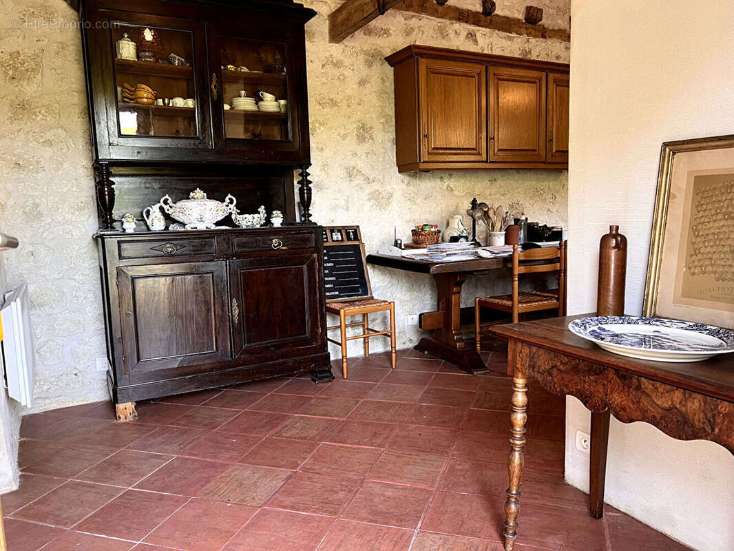 Maison à MONTAZEAU