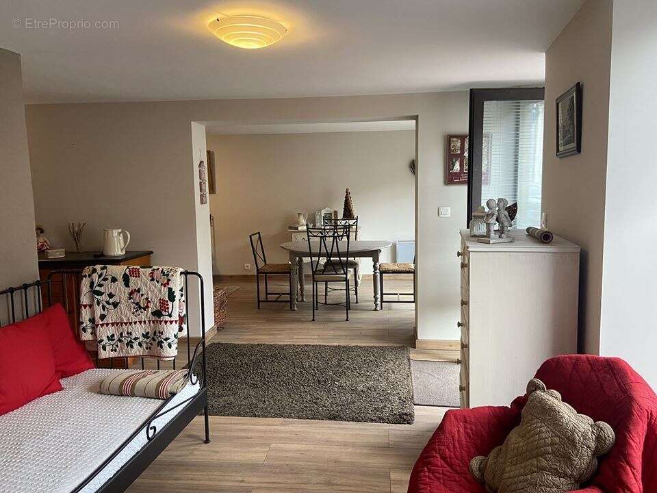 Maison 162 m² à Cherier  - photo 4