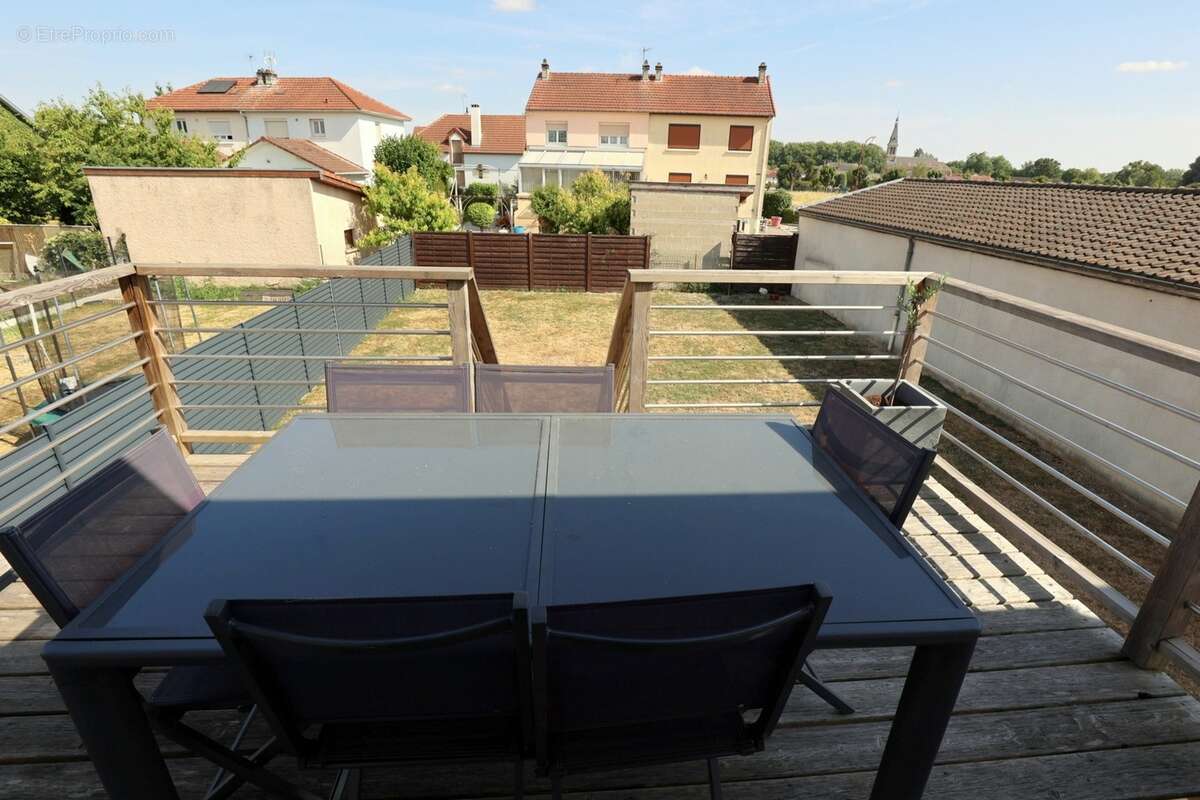 Maison à vendre 6 pièces avec garage en sous sol et jardin plat SAINT MARTIN SUR LE PRE (51) - photo 17