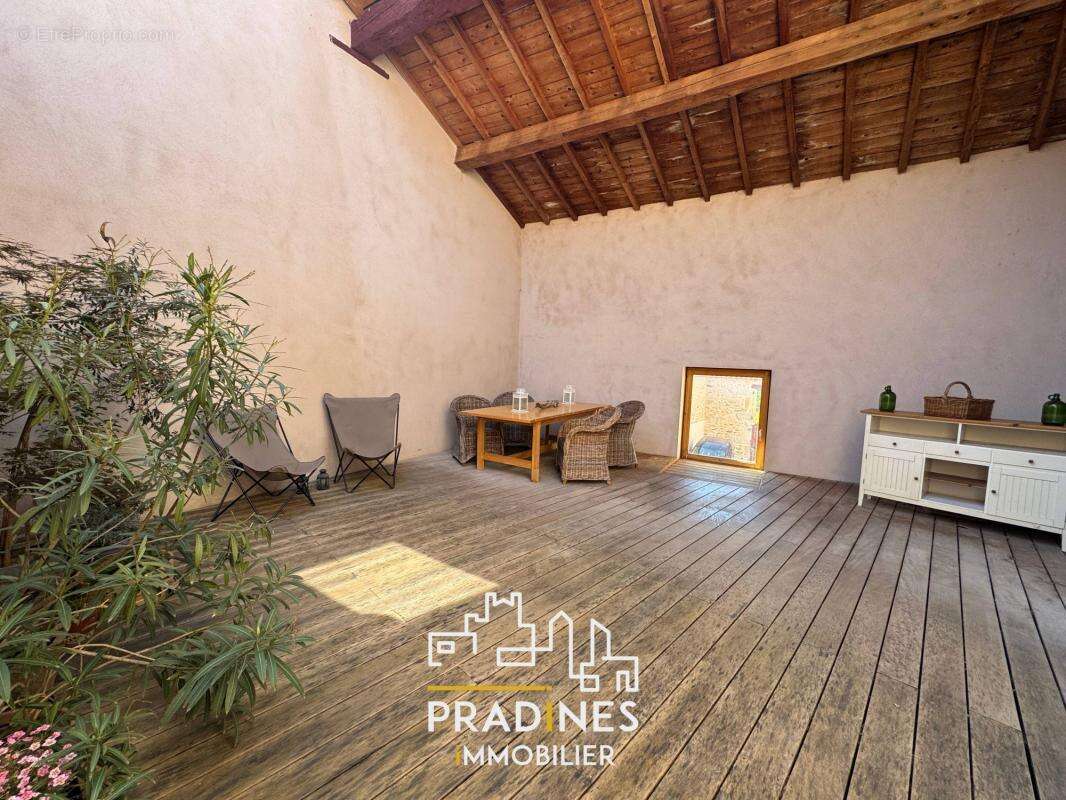 Appartement à MORNANT