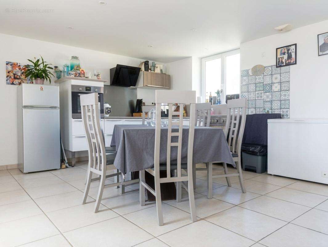 Maison 137 m² à Saint-Sigismond-De-Clermont  - photo 9