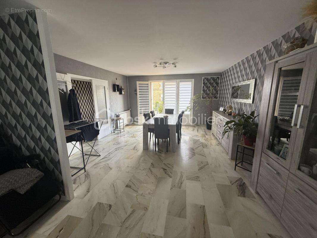 Maison à VIVIER-AU-COURT