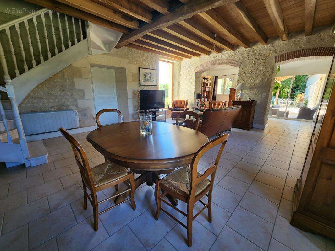 Maison Manthelan 7 pièce(s) 255 m2 - photo 8