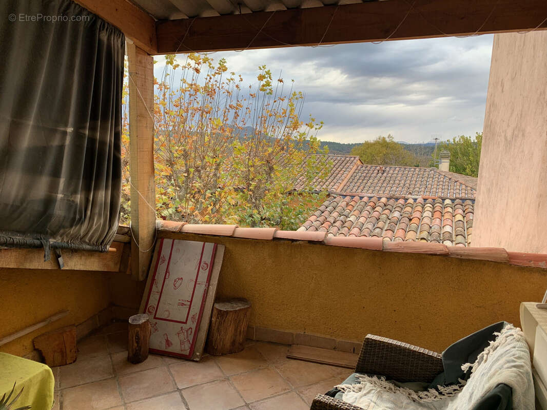 Appartement à TAVERNES