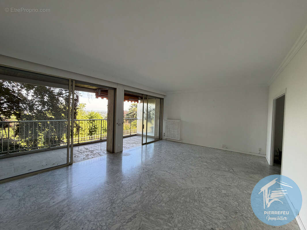 Appartement à SAINTE-FOY-LES-LYON