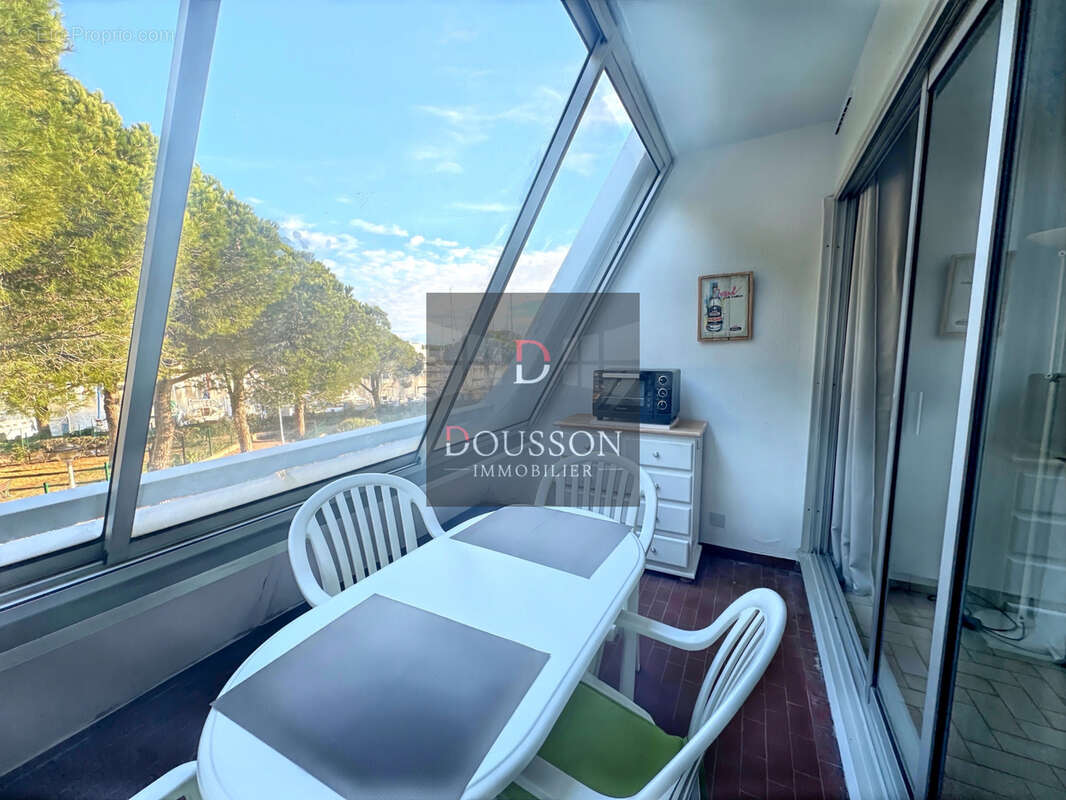 Vue  port - studio cabine 26,54 m2  avec parking et cellier - photo 4
