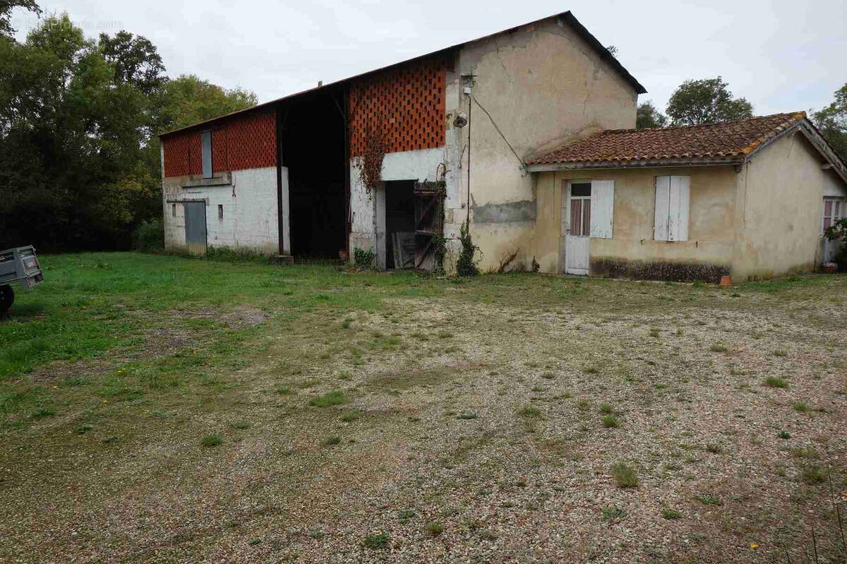 Ferme à rénover au calme dans un hameau - photo 3