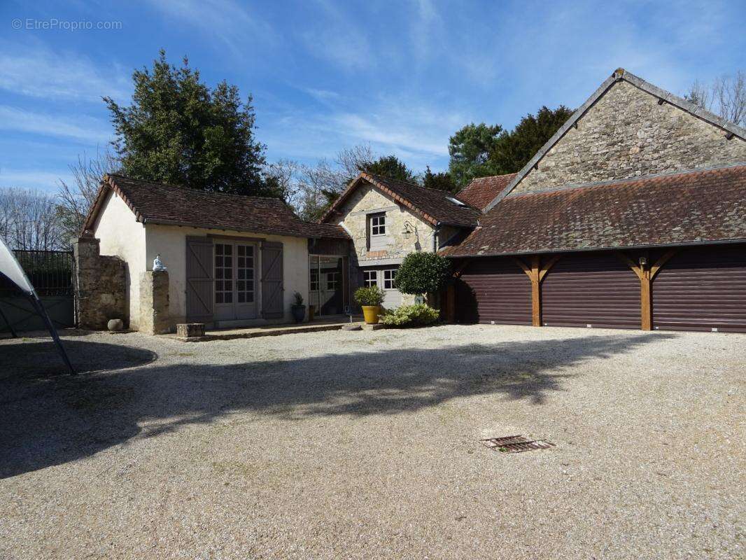 Secteur saint hilaire les places proche de nexon en haute vienne magnifique manoir du 17eme de 280 m² habitables sur 17862 m² de - photo 51