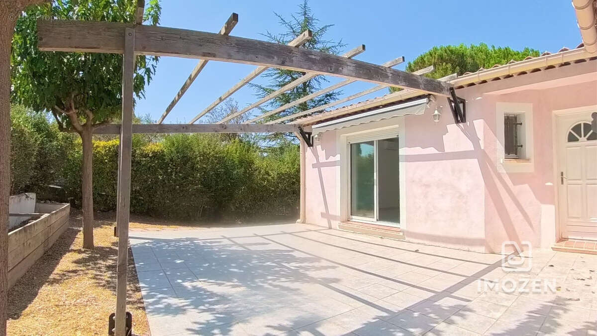 Maison T5 de 120 m2Le Val (83143) - photo 2