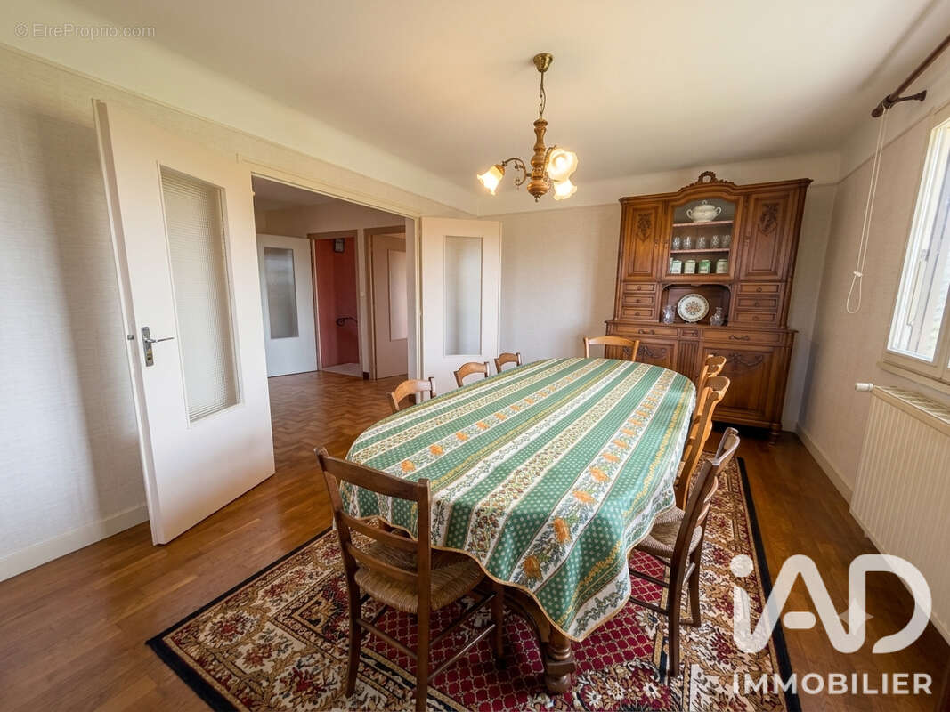 Maison 141 m² à Viriat  - photo 2