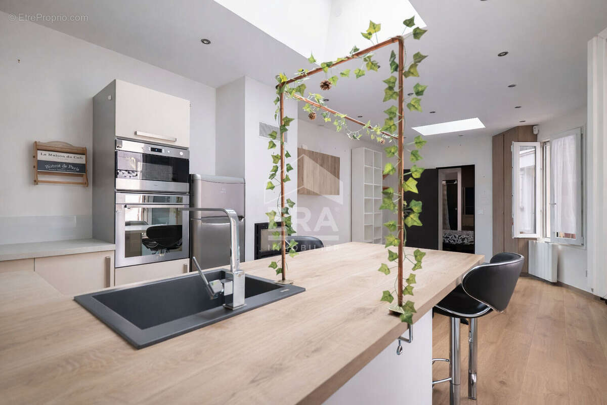 Appartement à PARIS-17E