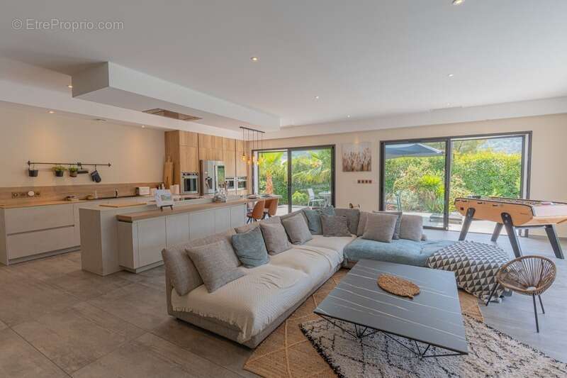 Maison à SOLLIES-TOUCAS