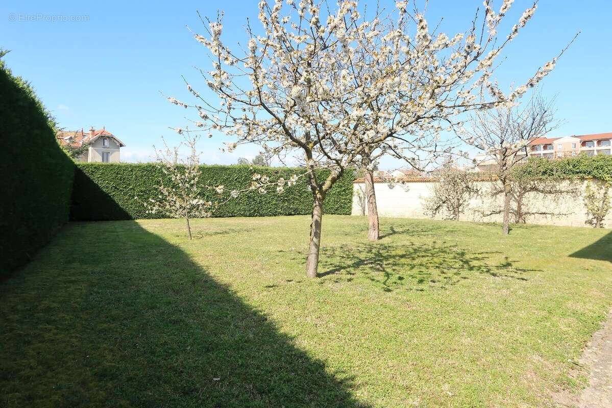 Maison à MONTROND-LES-BAINS