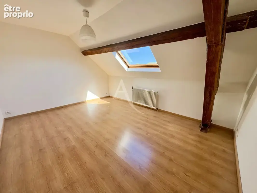 T3 de plus de 80 m2 au sol dans un immeuble de charme - photo 6