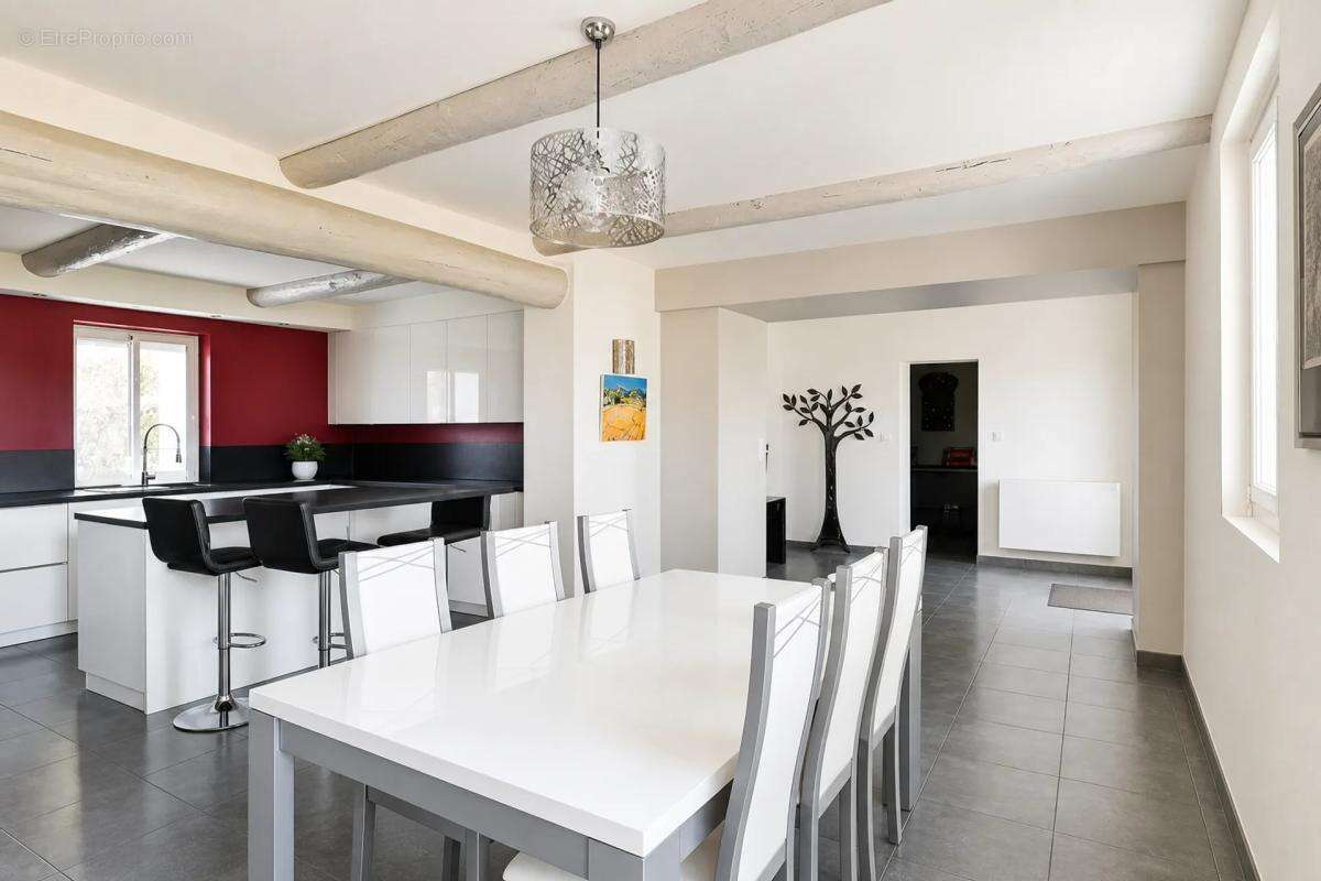 Mas rénové 11 pièces avec piscine à Monteux - photo 6